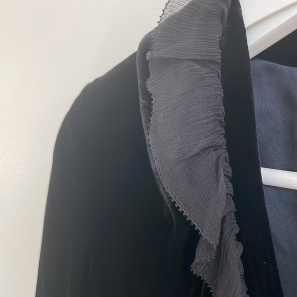 DKNY Black Velvet Chiffon Soft Dinner Jacket. Size 4. - Picture 3 of 6
